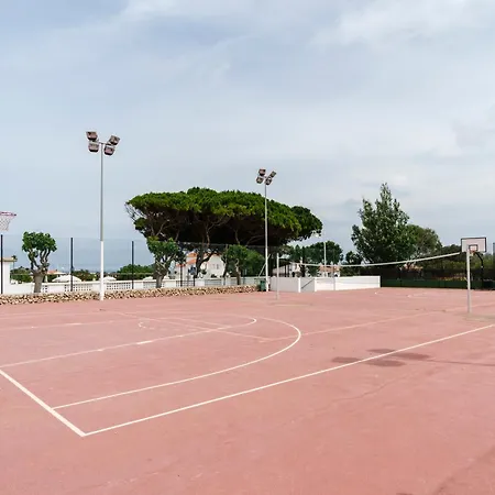 Ξενοδοχείο με διαμερίσματα Aluasun Far Menorca S'Algar