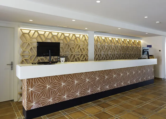 Aluasun Far Menorca Apartahotel 2*