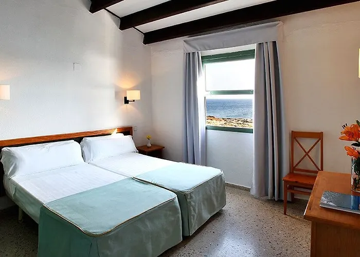 Aluasun Far Menorca Apartahotel
